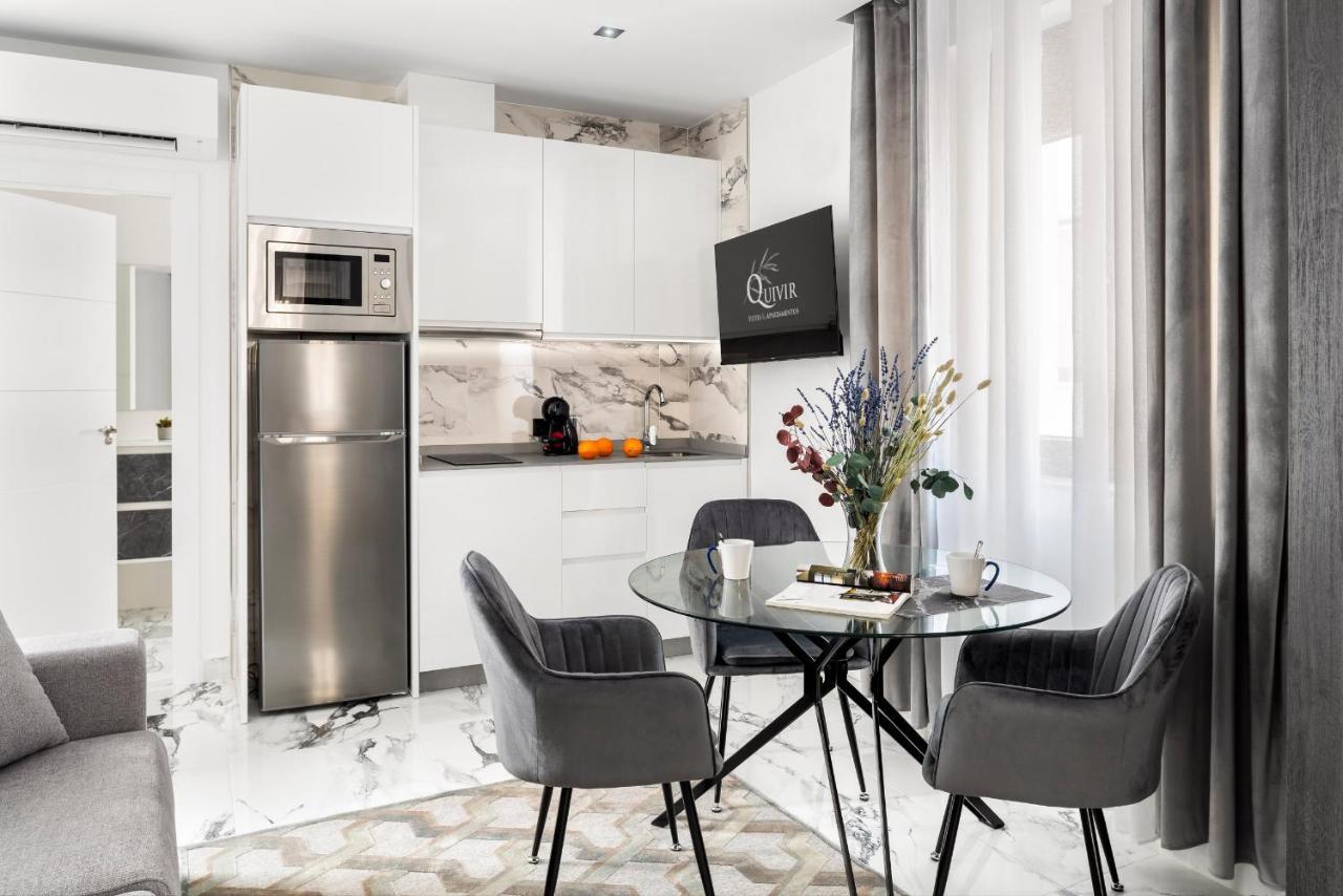 Quivir Apartamentos Deluxe Casa Del Arco 安度亚尔 外观 照片