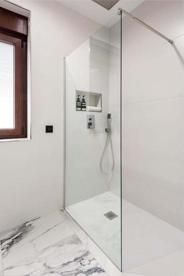 Quivir Apartamentos Deluxe Casa Del Arco 安度亚尔 外观 照片