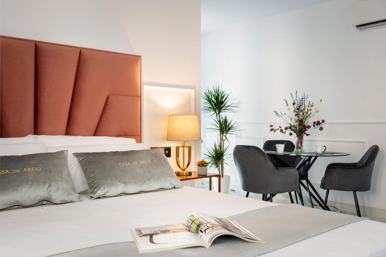 Quivir Apartamentos Deluxe Casa Del Arco 安度亚尔 外观 照片