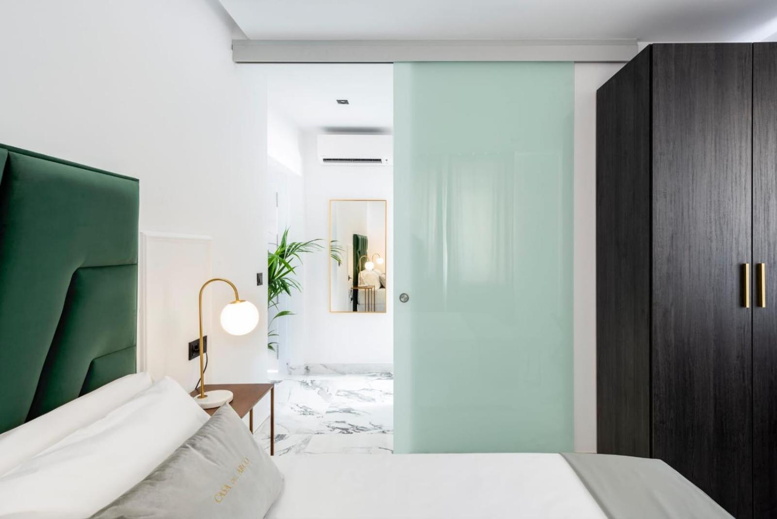 Quivir Apartamentos Deluxe Casa Del Arco 安度亚尔 外观 照片
